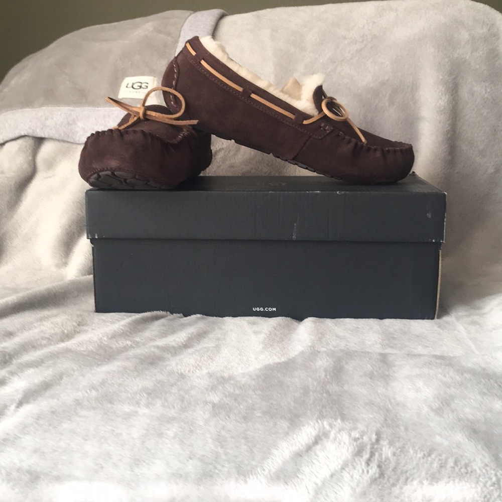 UGG OLSEN SLIPPERS